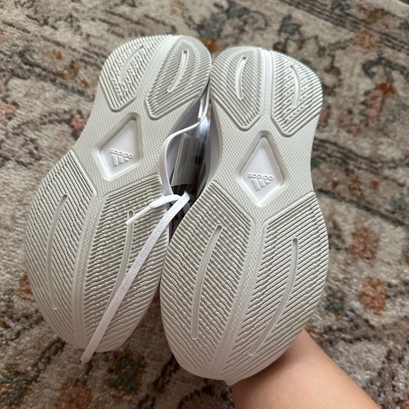 Adidas Sneaker NWT - Picture 4 of 4